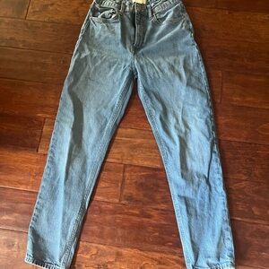 H&M Slim Straight High Ankle Jean size 4